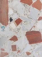 موزاییک لاشه الوان فرنگی، زمینه سفید سنگ قرمز و سفید